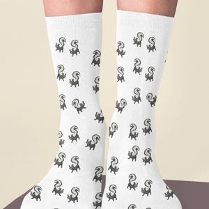 Calzini imbottiti - Design accogliente con polpo bianco e nero per gli amanti della comodità, regali per gli amanti della spiaggia, abbigliamento quotidiano, moda divertente [...]