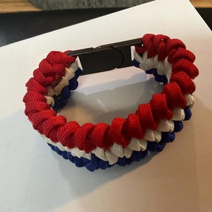 Handcrafted paracord bracelet