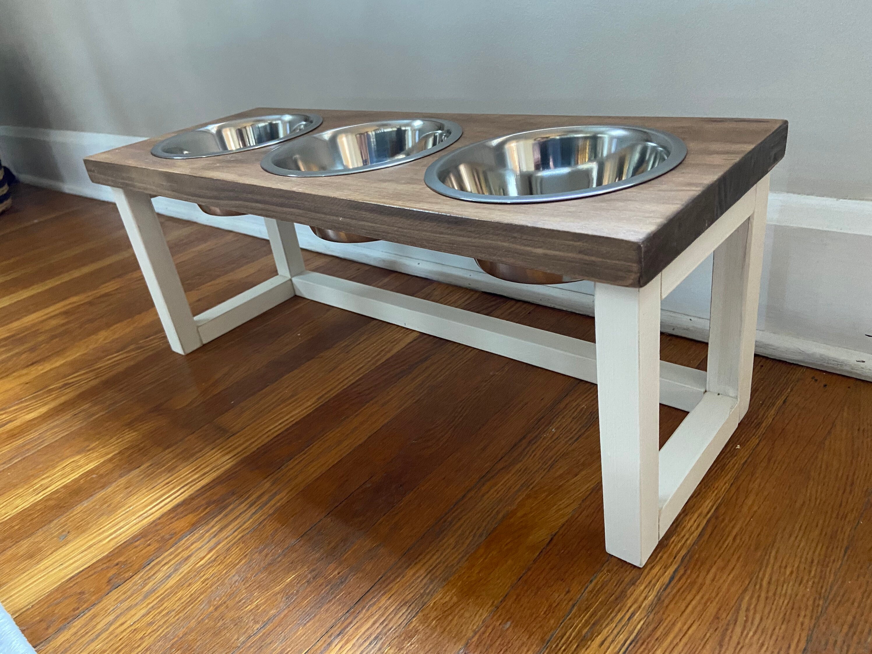 Multiple dog feeding hot sale station