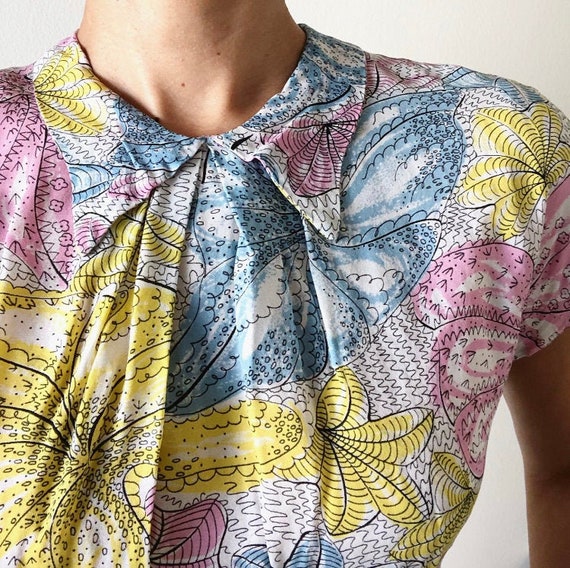 Vintage 1940s silk floral novelty ocean spiderweb