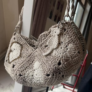 Gehäkelte Schultertasche, Herz häkeln Geldbörse, Cross Body Geldbörse, Geschenk für sie, Beige Stricktasche