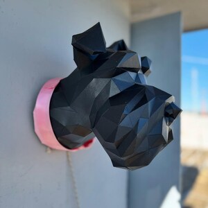Scultura Schnauzer pared , testa di cane schnauzer realizzata interamente in cartoncino e personalizzabile con il colore che si desidera