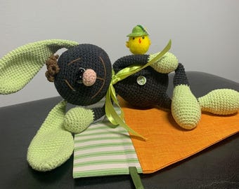 Conejito de ganchillo negro hecho a mano, amigurumi, peluches, colección de Pascua