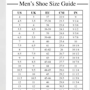 Może przedstawiać: Czarno-biała tabela rozmiar&oacute;w obuwia z nagł&oacute;wkiem Shoe Size Guide. Tabela zawiera kolumny dla rozmiar&oacute;w US, UK, EU, CM oraz IN, wymieniając wartości liczbowe od 4 do 15 dla rozmiar&oacute;w US oraz ich odpowiedniki w innych systemach miar.