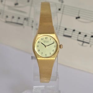 Vintage Seiko Ladies' Unique 90's Dainity Watch Gold Plated Retro Numerals