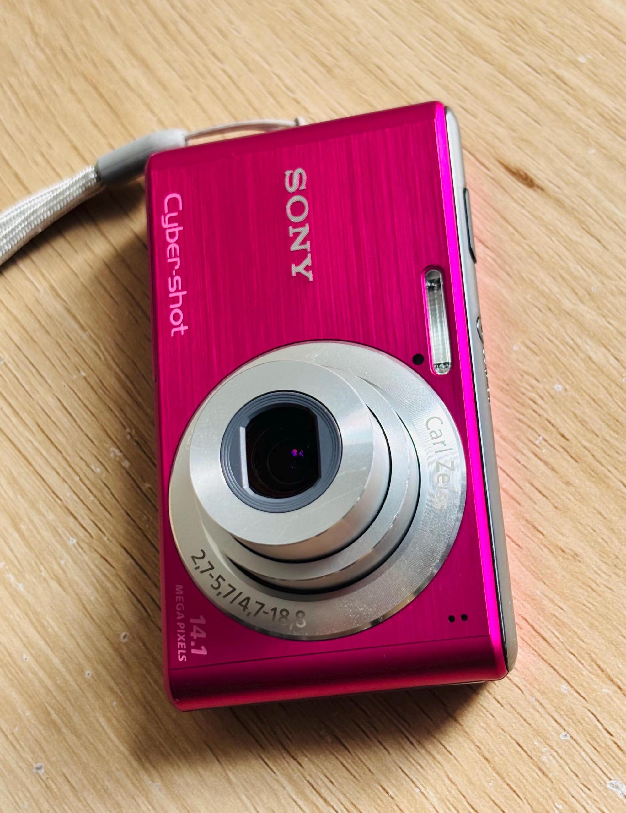 Sony Cybershot DSC-W530 Pink Digital Camera W/ Box & Accessories