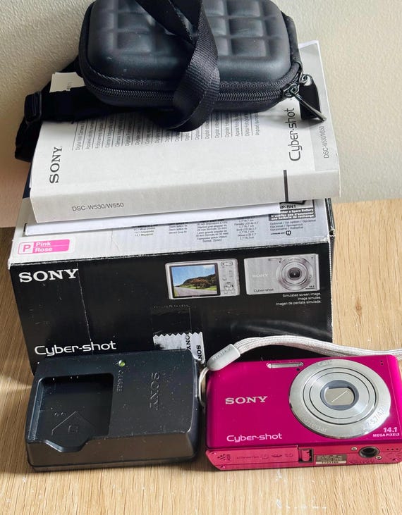 Sony Cybershot DSC-W530 Pink Digital Camera W/ Box & Accessories
