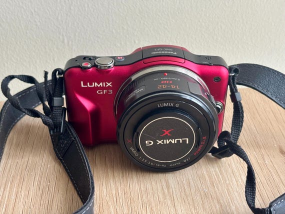 Panasonic Lumix DMC-GF3 Red Mirrorless Camera With 14-42mm Lens