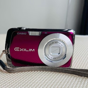 Casio Exilim EX-Z2 Pink Digital Camera