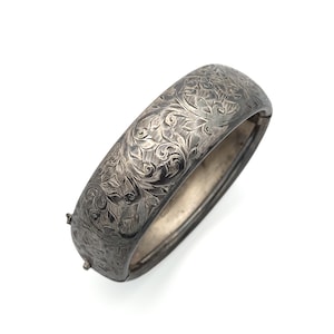 Vintage handgravierter Silberarmreif, florales Sterling-Armband, punziert und signiert, Sammlerstück, Chester 1947