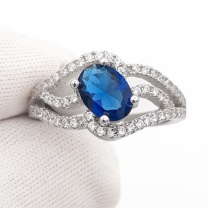 Sterling Silver CZ Ring, Vintage 925 Fine Silver And Cubic Zirconia Halo Band, PreLoved Like New Blue Crystal Ring, Fine Jewellery For Women
