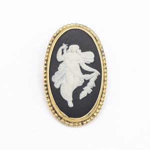 Vintage Wedgwood Cameo Brooch: 9ct Gold Plated Sterling Silver Pin, Fine Jewellery, Original Box