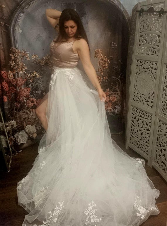 Élégante jupe de robe de mariée en tulle superposé et détachable
