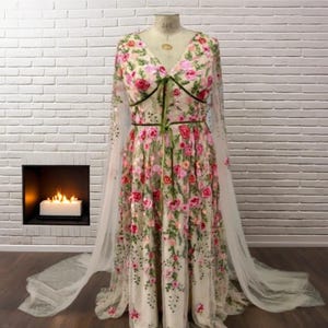 Wild Flower Lace A-Line Cape Sleeve Boho Wedding Dress,Floral Hippie Wedding Dress,Colourful Fairy Bridal Gown,Plus Size Fantasy Bride Dress