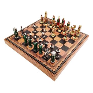Pièces d'échecs italiens en métal romains contre barbares + carte du monde en similicuir + carte du monde 35