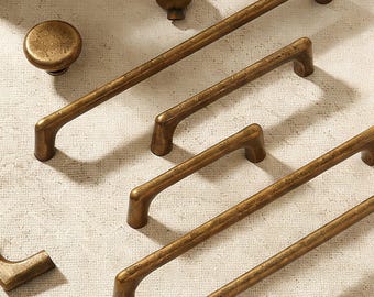 Antiek bronzen kastgreep, ladehandvat van zinklegering