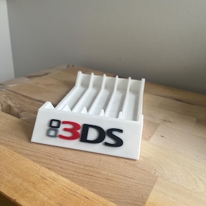 Organizer Stand for Nintendo 3DS holds 5 games