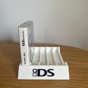 Organizer Stand for Nintendo DS holds 5 games