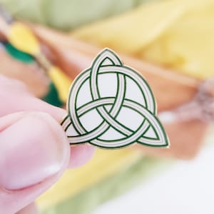 Celtic Trinity Knot Needle Minder, Irish lapel pin, embroidery tool, Irish pin, magnetic pin, rcia gift, Catholic men gift teen gift, Irish