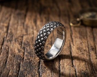 Drachenschuppen-Ring: Nordisches Edelstahlband