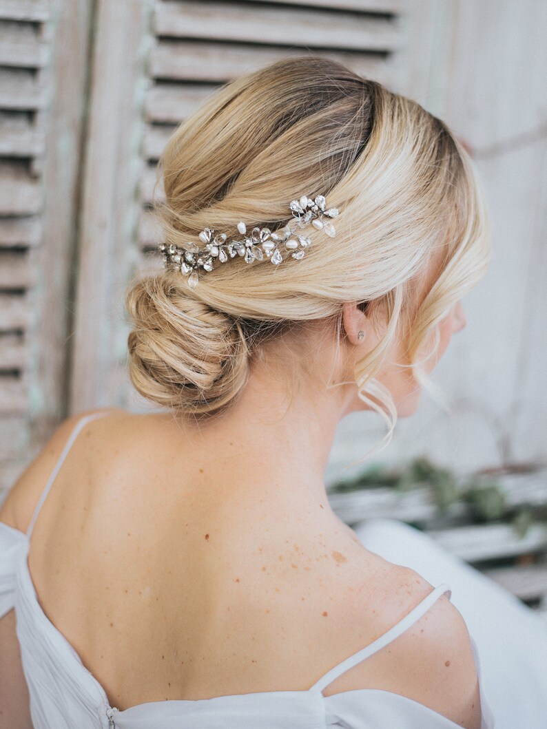 Accesorios para el cabello de novia, tocado de novia Danielle Enredadera de pelo de flor con cuentas a mano en plata u oro con diamantes de imitación transparentes u ópalos imagen 4