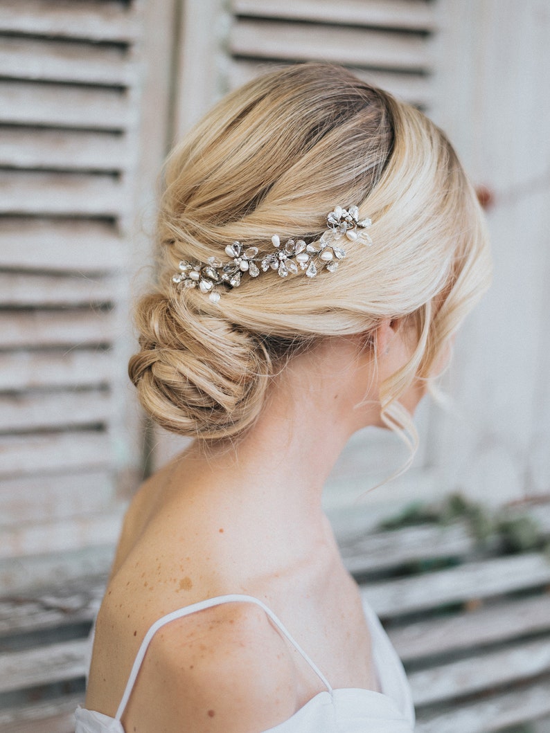 Accesorios para el cabello de novia, tocado de novia Danielle Enredadera de pelo de flor con cuentas a mano en plata u oro con diamantes de imitación transparentes u ópalos imagen 3