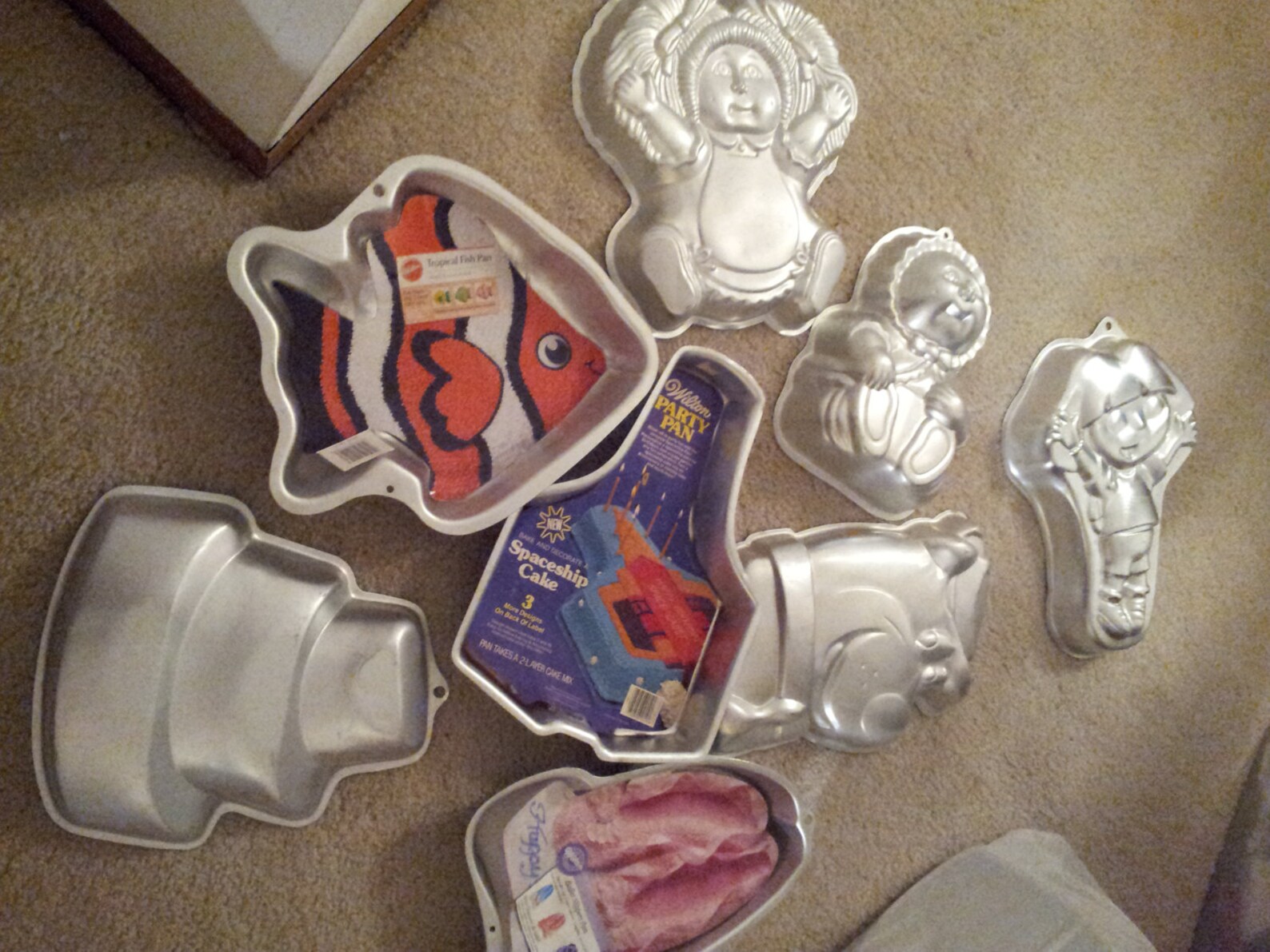 Prices Vary. Wilton & Other Brand Cake Pans. New to Good Condition Pick