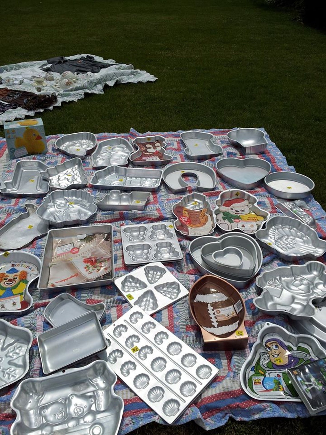 Prices Vary. Wilton & Other Brand Cake Pans. New to Good Condition Pick