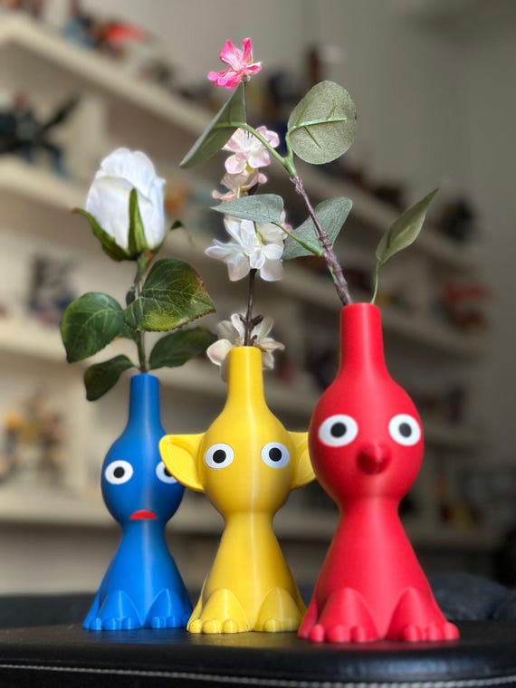 Pikmin Vase (single) - Red, Yellow or Blue - Etsy