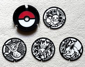 Conjunto de porta-copos Evoluções do Eevee | Decoração de anime Pokémon com suporte para Pokébola