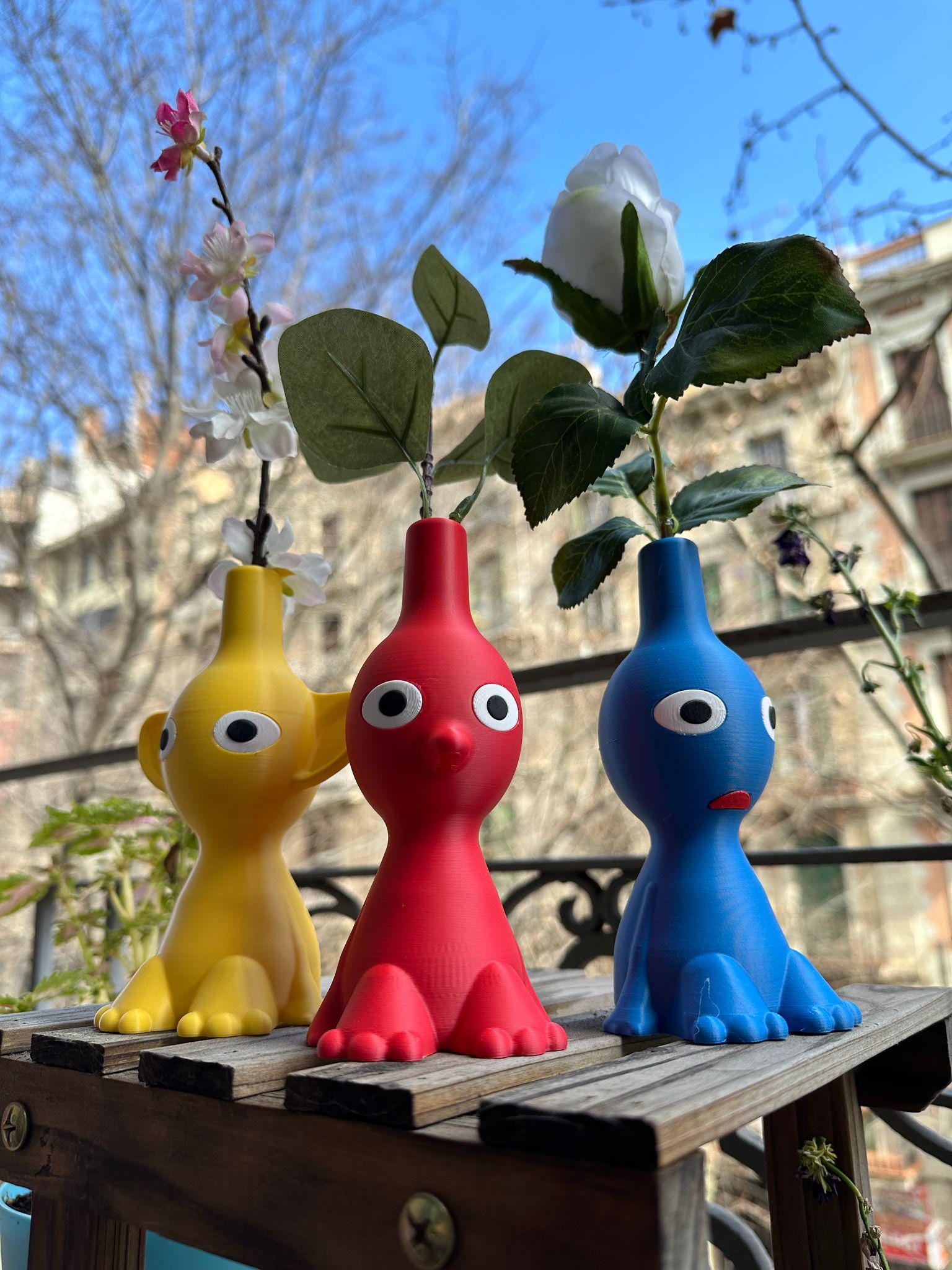 Pikmin Vase (single) - Red, Yellow or Blue - Etsy