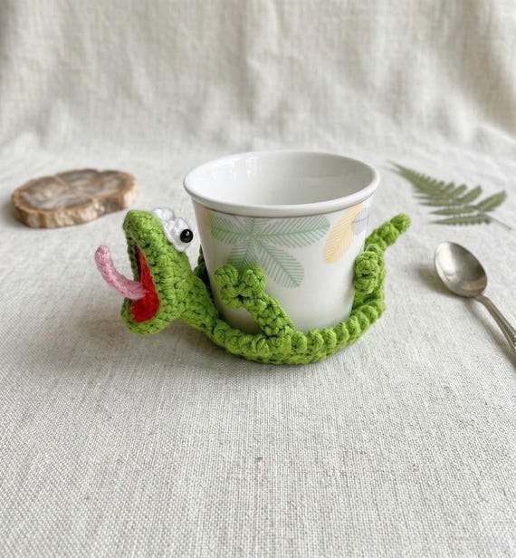 Lizard Crochet Coaster Pattern: Funny Amigurumi Mug Rug PDF Tutorial