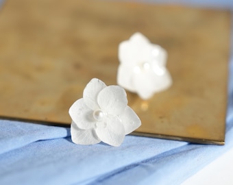 Real Flower Earrings,Handmade Hydrangea Stud Earrings,Gift for her,gift for mum,sisters,friends,Wedding Jewelry,Bridesmaid Gifts