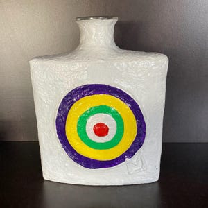 papier-mâché vase