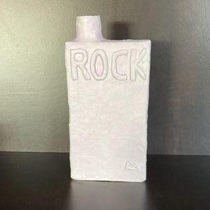 papier-mâché vase
