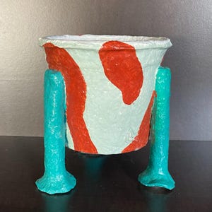cache pot, empty pocket in papier-mâché