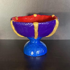 cup, empty pocket in papier-mâché
