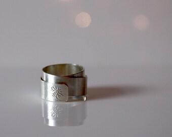 Etched Sterling Silver Bee Ring - Adjustable Wrap Ring