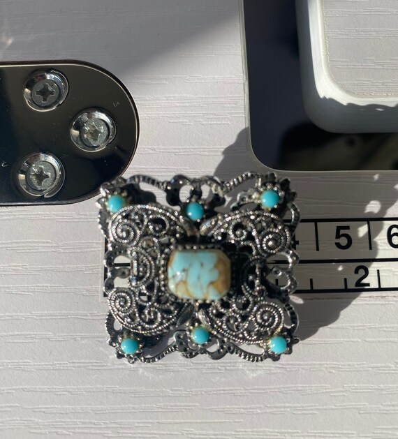Broche Ancienne Vintage Argentée Avec Cabochon Turquoise Et Cristaux - Modèle 2603