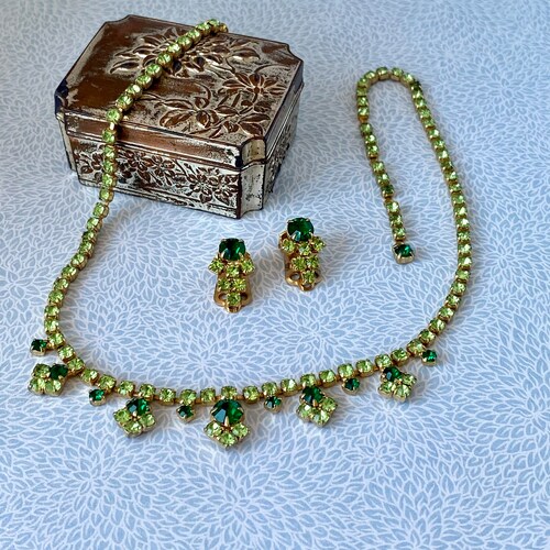 Vintage Green Rhinestone Jewelry Set Necklace and Screw Back - Etsy