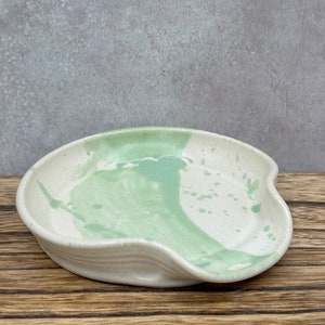 Spoonrest in Splashy Pistachio Green image 1