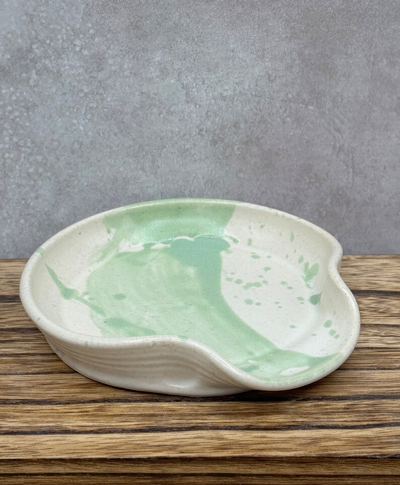 Spoonrest in Splashy Pistachio Green image 1