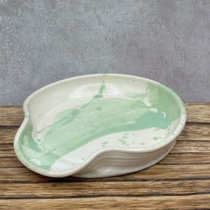 Spoonrest in Splashy Pistachio Green image 4