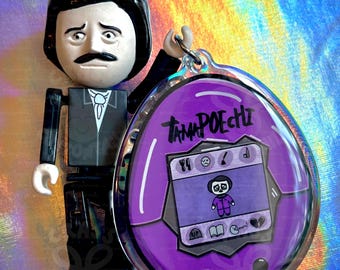 Llavero de epoxi de Edgar Allan Poe x Tamagotchi