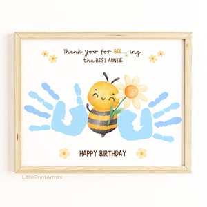 Carte d'anniversaire empreinte de main d'abeille pour tante. Cadeau artisanal d'empreinte de pas pour la meilleure tante de la nièce ou du neveu. Cadeau souvenir d'un bébé en bas âge