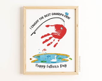 Embarcation de pêche avec empreintes de main pour la fête des pères pour grand-père. Souvenir de petits-enfants, tout-petits. Activité préscolaire avec carte imprimable pour la fête des pères de grand-père