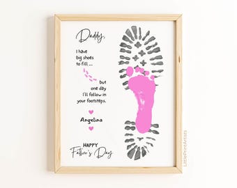 Impression d'art empreinte de pas pour la fête des pères. Cadeau sentimental d'une petite fille. Impression de chaussures avec impression de bottes pour papa, création de sa fille.