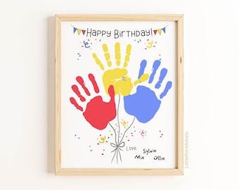Carte d'anniversaire ballons empreinte de main pour papa, tante, maman ou grands-parents. Bricolage d'empreintes de main pour les tout-petits. Cadeau de dernière minute et souvenir d'enfants.