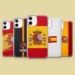 Könnte beinhalten: Fünf verschiedene Handyhüllen mit der spanischen Flagge und dem Wappen. Die Hüllen sind alle transparent und zeigen das Design durch die Hülle hindurch. Die Hüllen haben alle unterschiedliche Stile, einige haben einen moderneren Look und andere einen traditionelleren Look.