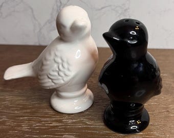 Vintage Black and White Bird Salt and Pepper Shakers 3x3”